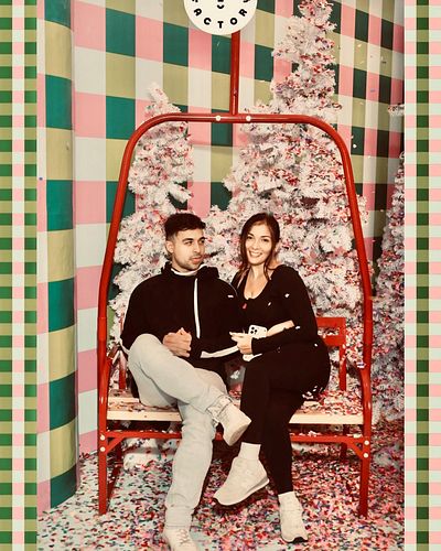Had no idea where we were going when I got in the car but I guess it was aight 😏
.
#nyc #rockefellertree #colormuseum #winter...