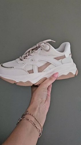 Zou jij deze beauties dragen?

#CapCut #customsneakers #customizedshoes #customized #customizedsneakers #scapino
