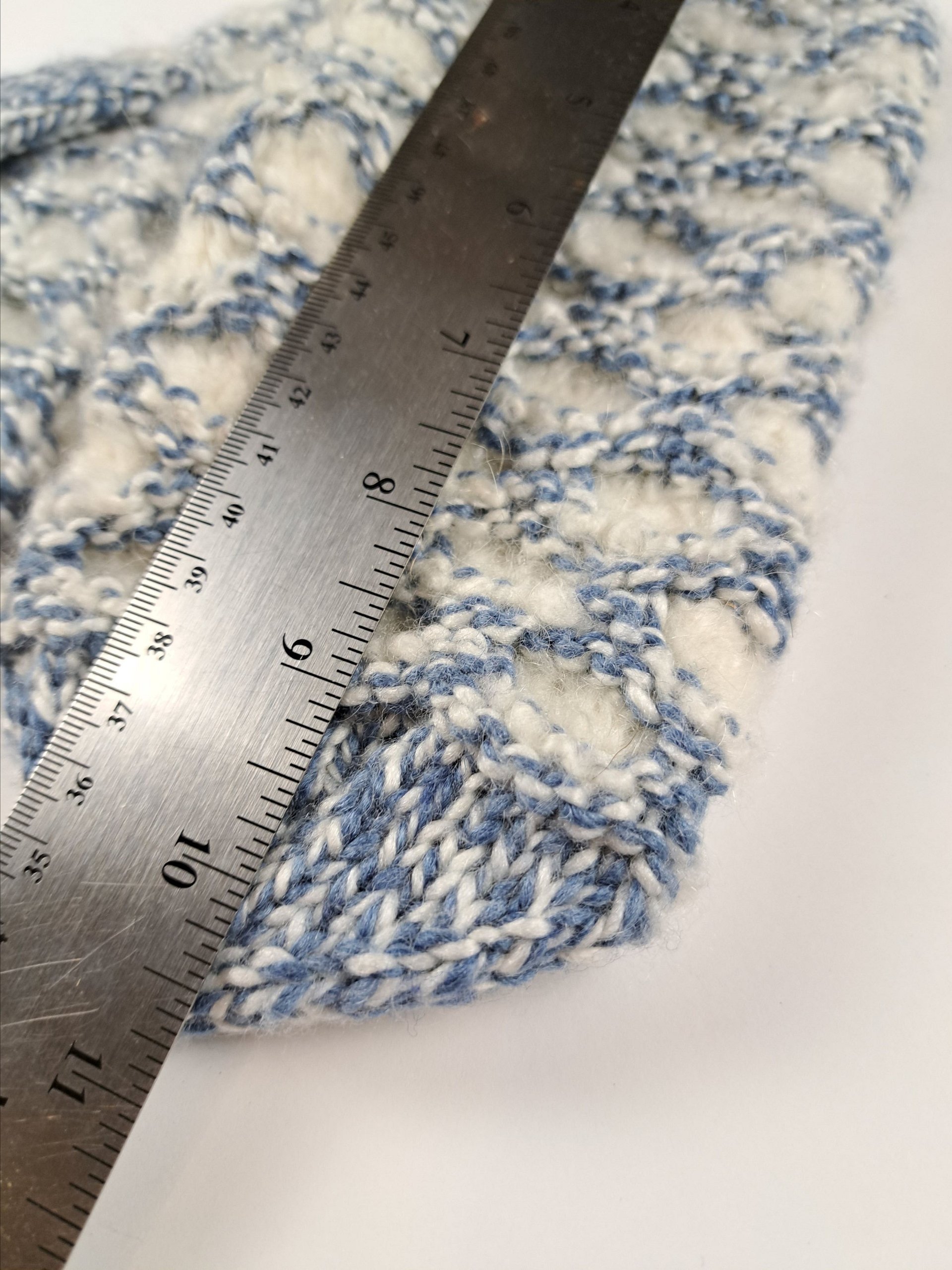Hand Made Newfie Mittens - Large - Honeycomb Pattern product image (4)
