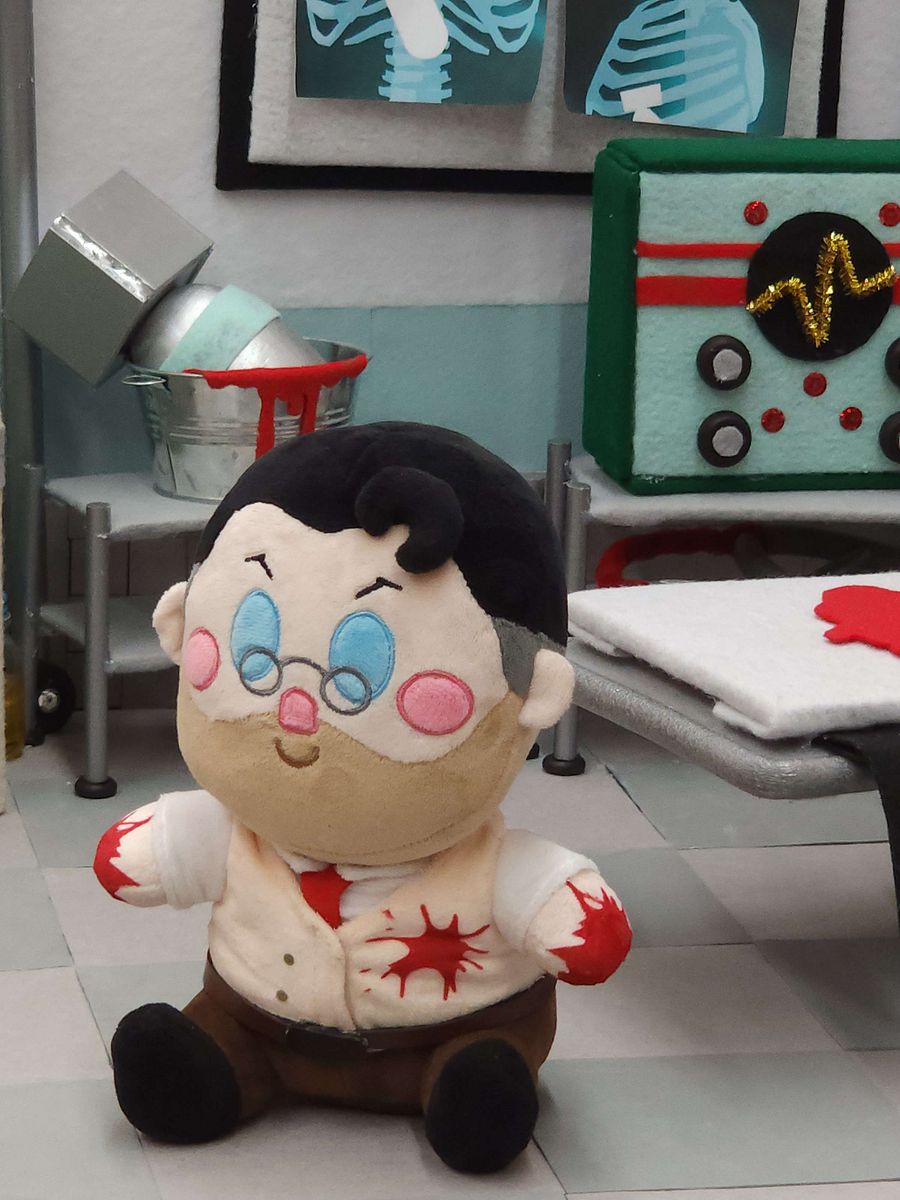 Team Fortress 2 Medic Plushie (Meet the Medic Limited Edition) product image (1)