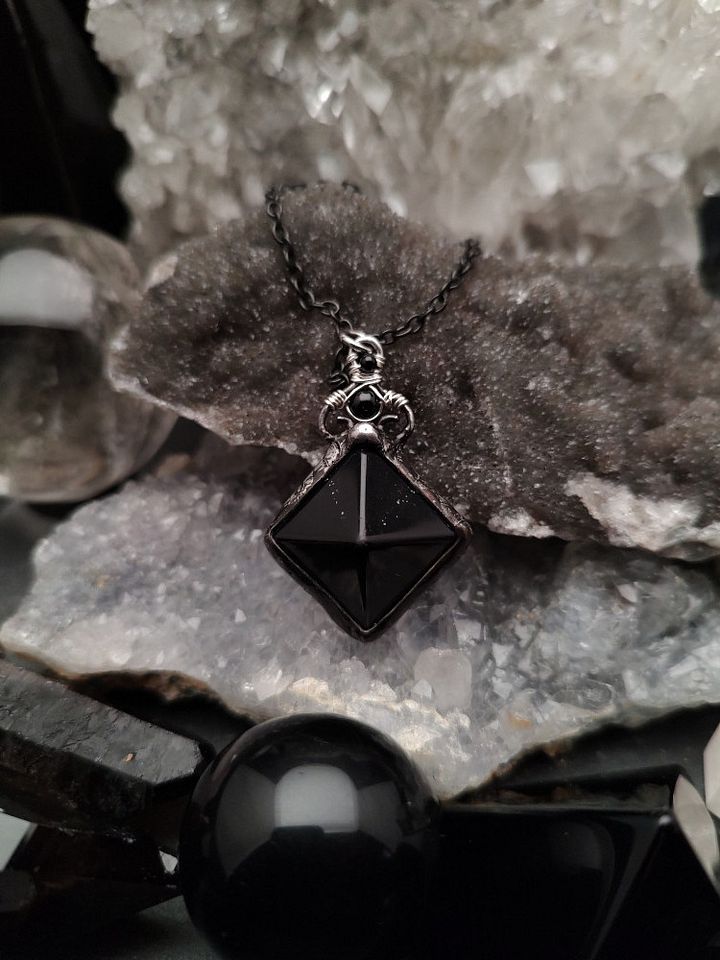 Sorcery ShadowRealm - Obsidian Pyramid product image (1)