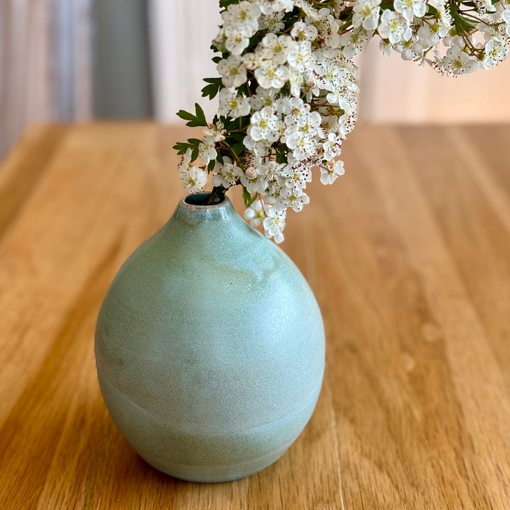 Medium flower vase product image (1)