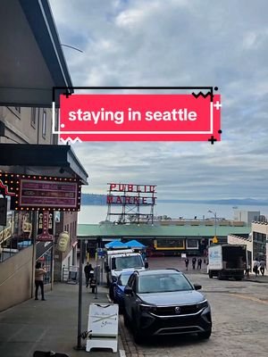 ✨ Staying at the Palihotel Seattle 🌧️  if you’re visiting Seattle for the first time, this boutique hotel is such a vibe. It’s right next to Pike Place Market, walking distance to the waterfront, and close to all the things to do in downtown Seattle. The rooms have that cozy-meets-cool aesthetic, dark green walls, brass fixtures, vintage charm, perfect for rainy days when you just want to curl up and watch the city lights. Whether you’re moving to Seattle in your 30s, planning a weekend getaway, or just exploring Seattle on a budget, this spot feels elevated without being pretentious. Plus, there’s a restaurant and bar on site, which makes it an easy choice if you don’t want to leave the hotel after a long day exploring. 📍Best part? You can walk to the Seattle Aquarium, Pike Place, and the Ferris Wheel, then come back for cocktails downstairs. If you’re searching where to stay in Seattle, romantic hotels in Seattle WA, or affordable downtown Seattle hotels, definitely check out the Palihotel. #seattle  #seattlehotel #thingstodoinseattle #visitseattle