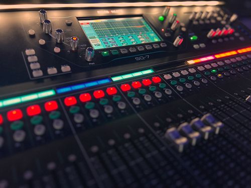 Hoy tocó trabajar tras bambalinas en la fiesta de  @toolroomrecords México en la parte de los visuales. Producida por @garden...