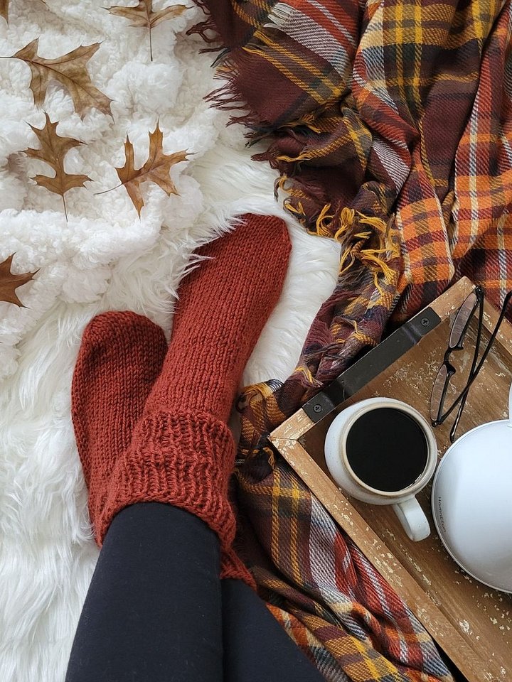 Cozy Cabin Sock Knitting Pattern - Cozy Cottage product image (1)