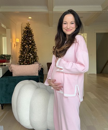 Cats outta the bag! Over halfway there 🥰 Thank you all so much for the love and support 🫶🏻

Answered some AMAs in my stories🥳