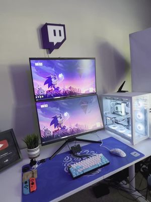 Switching to Stacked Montiors 🫡 #koorui #whitedesku #techtok #desksetup #144hzmonitor #fypage 