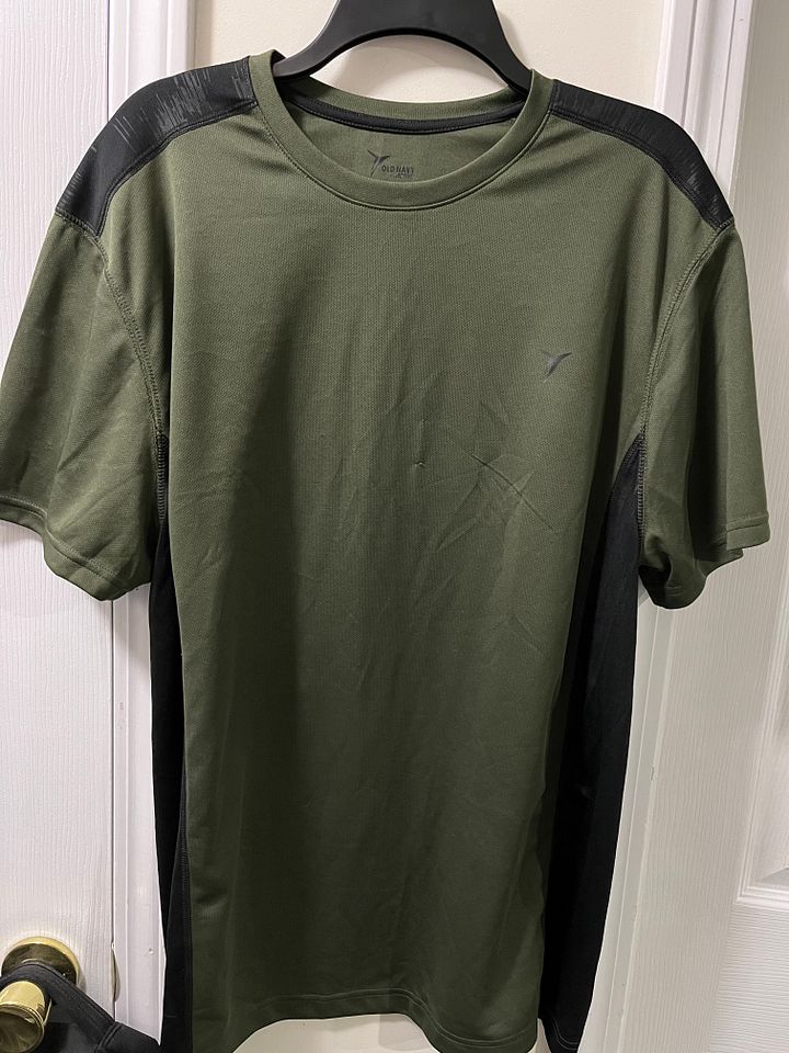 Old Navy Active Tshirt XL product image (1)