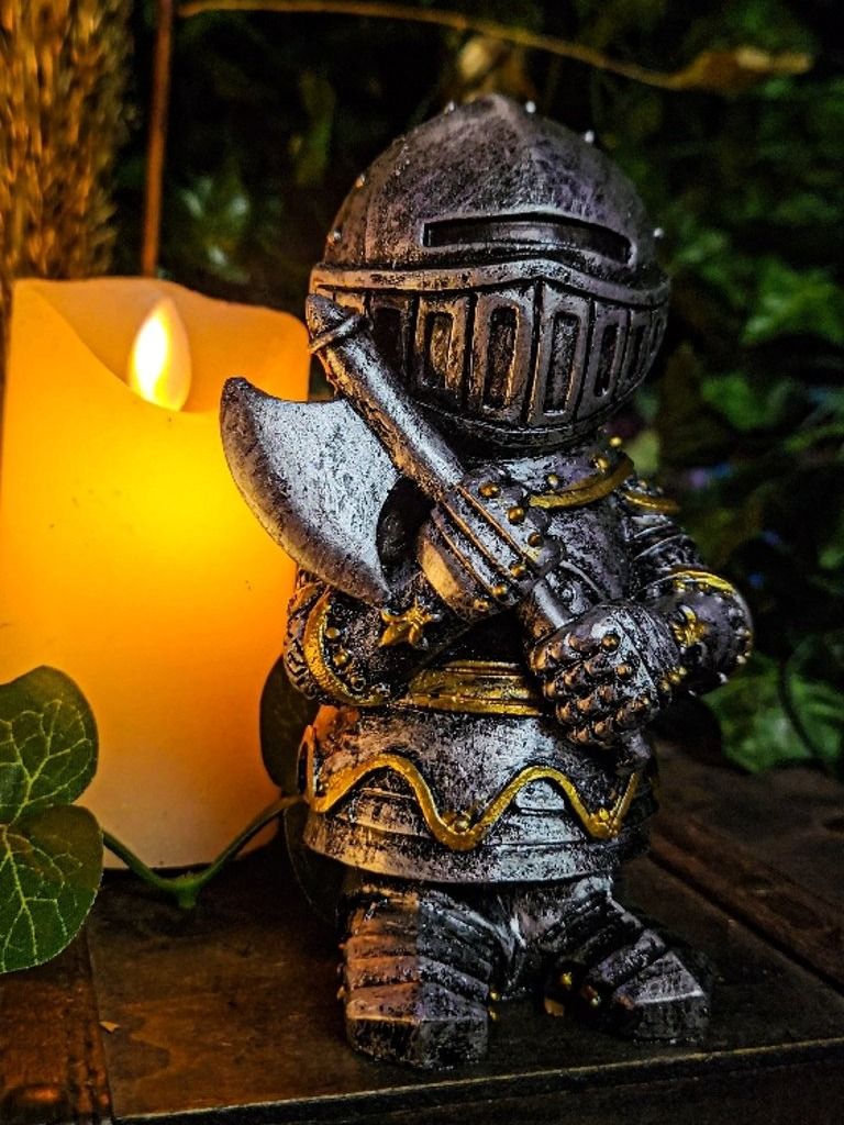 The Armored Kingdom Executioner Knight Collectible product image (2)