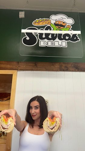 Just another day on set for my latest brand deal with @silviosdeli in📍Hatboro, PA .. As the self-proclaimed hoagie queen and ...