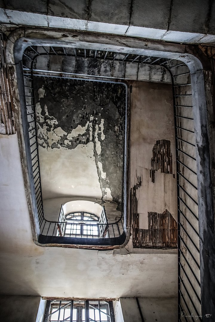 Prestige Fine Art - Endless Ascent - The Forgotten Fortress product image (1)