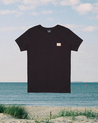 Batch #2
Product: The Authentic Tee
Color: Black / Gold

#springsummer