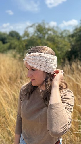 *sponsored*

Comment DH3 for all the details about the Deidra Headband that I made with the new Bella Coco Merino from @bella...