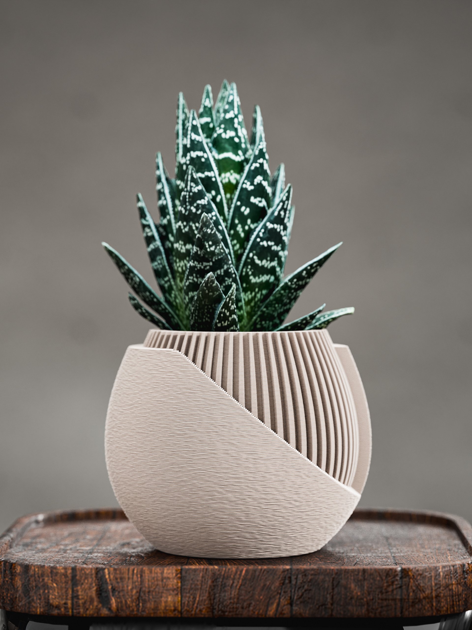 Geometric Ribbed Planter product image (1)