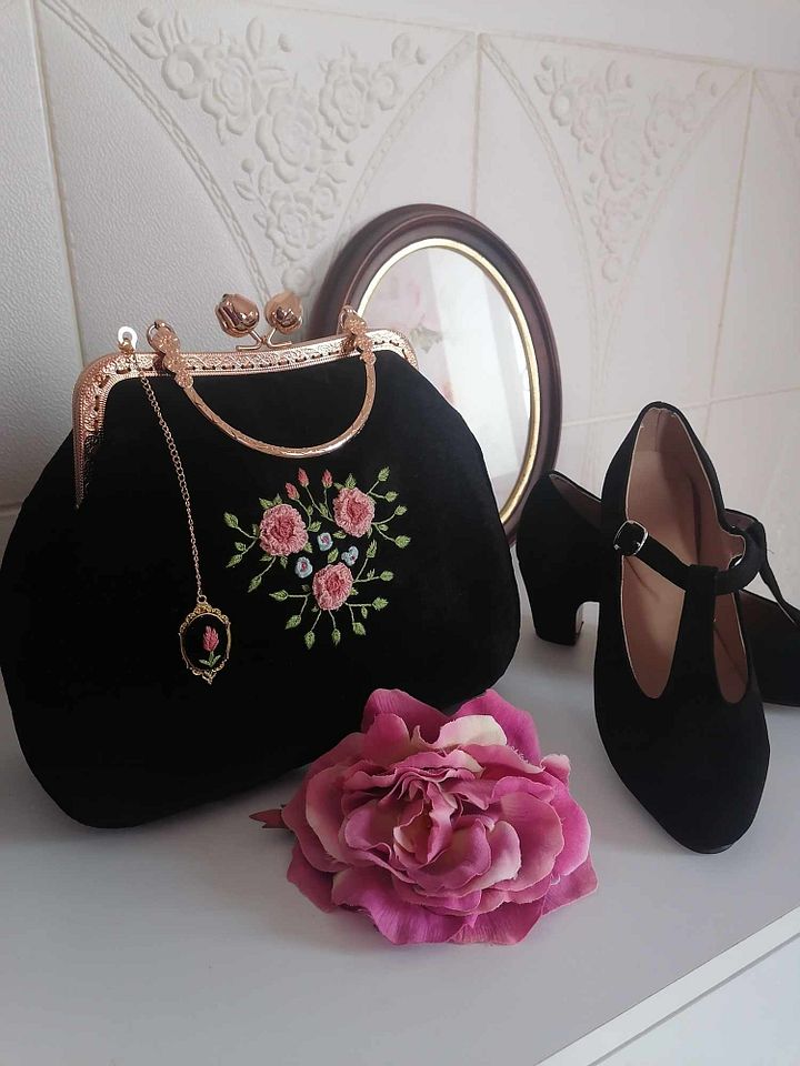 Velvet with delicate pink roses product image (1)