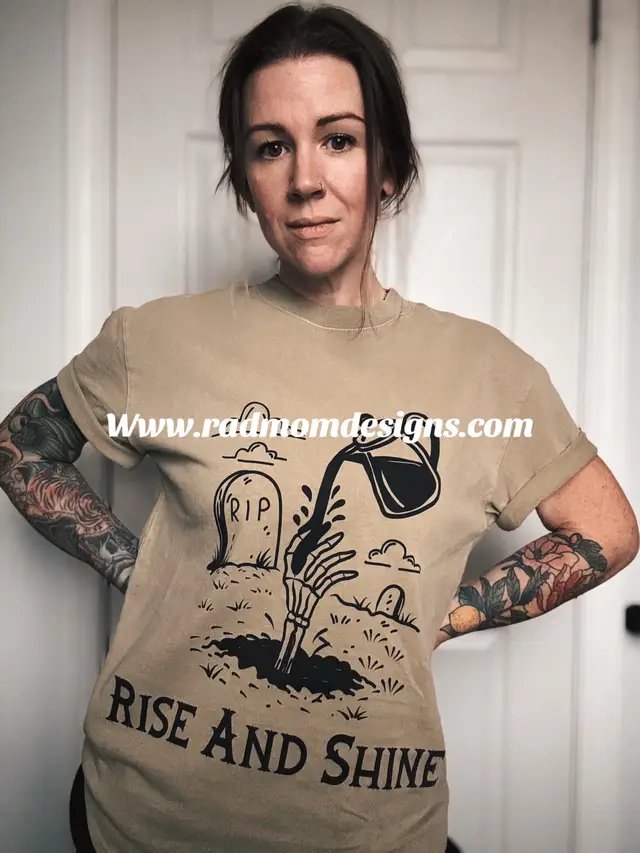 #smallbusiness #apparel #momsoftiktok 