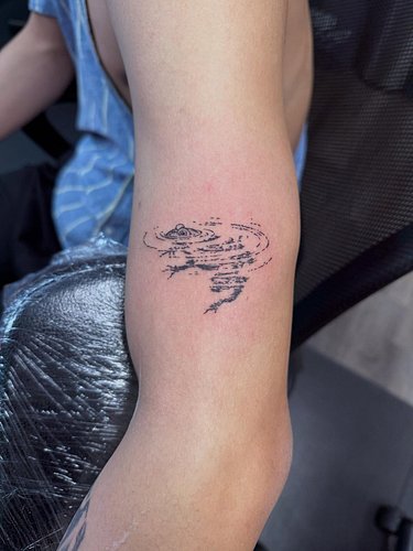 🐸 #frogtattoo #tattooideas #armtattoo