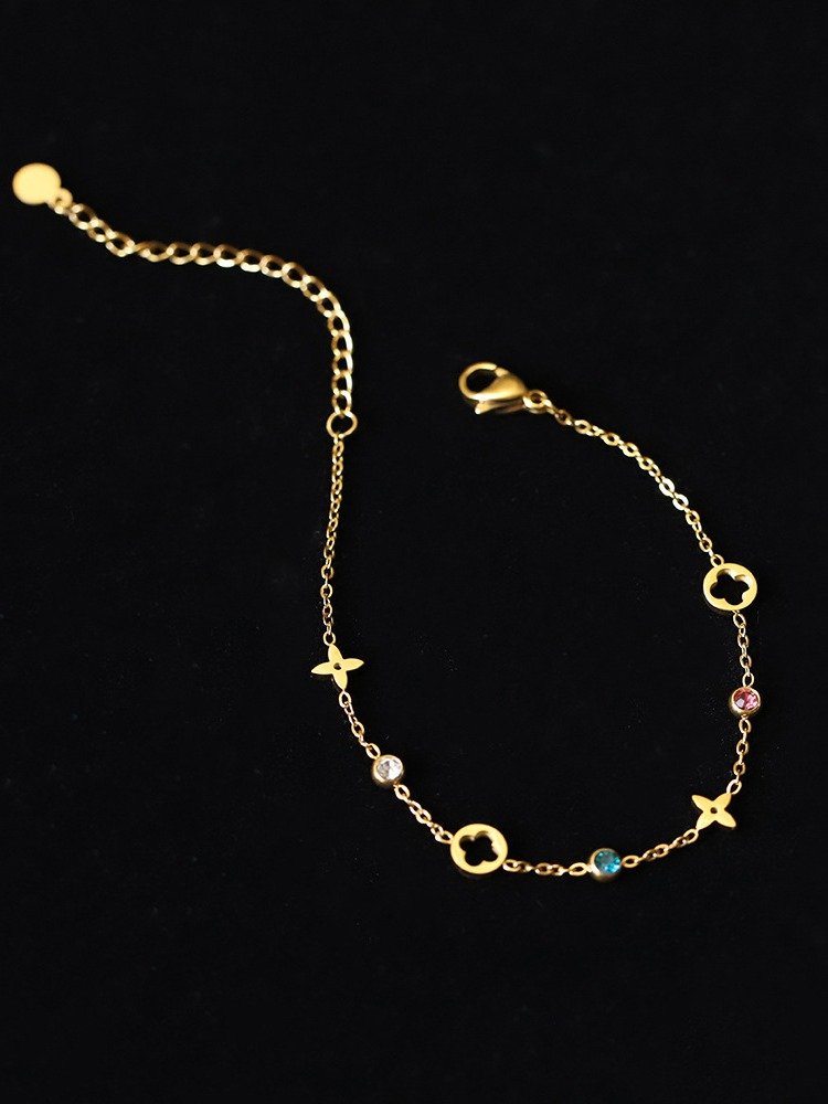 Diamond Four-Leaf Flower| 18K Gold Plated product image (9)