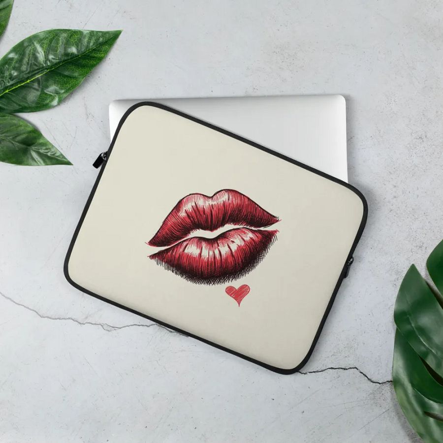 Love Kiss Laptop Sleeve product image (2)