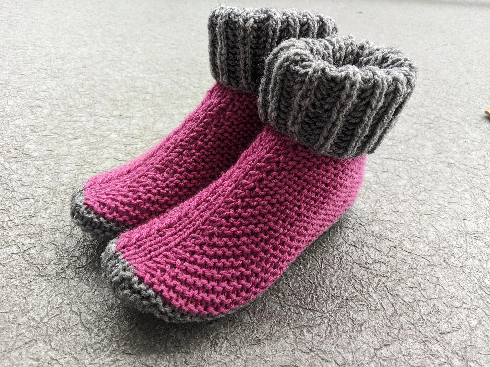 Flat Knit Slipper Socks with Folded Cuff Pattern product image (1)