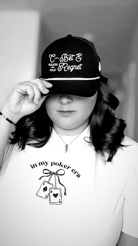 Preppin’ for the weekend grind 💪🏻 #poker #pokeronline #pokerlife #girlswhoplay #pokermerch #pokershirt #pokerapparel #femalep...