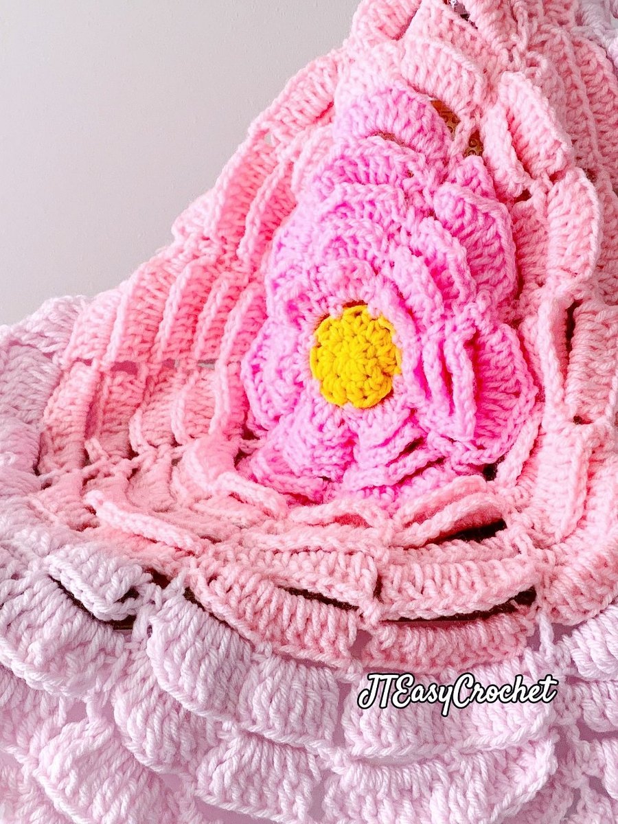 Lotus Flower Baby Blanket Crochet Pattern, Round Floral Throw Blanket Newborn Photo Prop Baby Shower Gift product image (5)