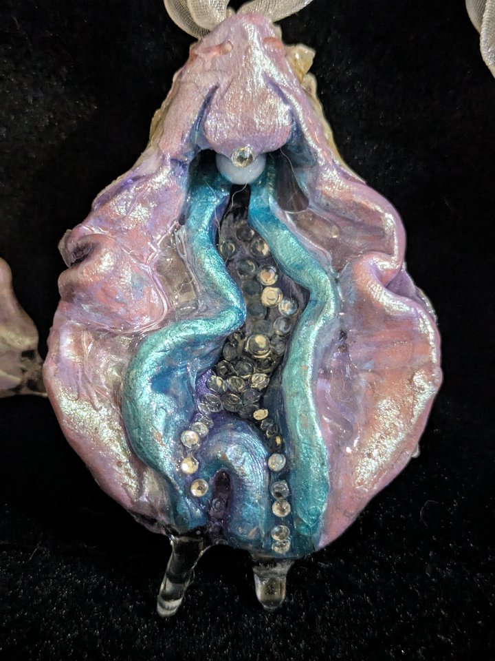 Marianas Mer-vulva Ornament product image (1)