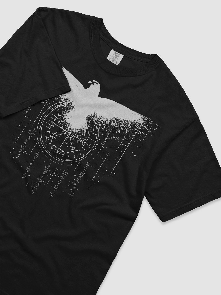 Shamanic Vegvísir Eagle T-Shirt – Norse Rune Compass with Spirit Animal Design product image (3)