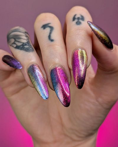 i did a little something something with ILNP's Illusions Collection 🌀 i guess it's called a vertical velvet style ombre, supe...