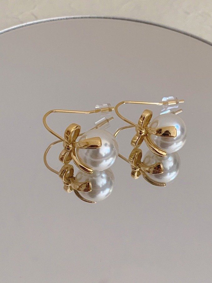 Bow Pearl Drop Earrings | 18K Gold Plated product image (5)
