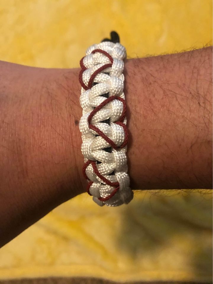 Slip Knot Bracelet with Heart Design product image (2)