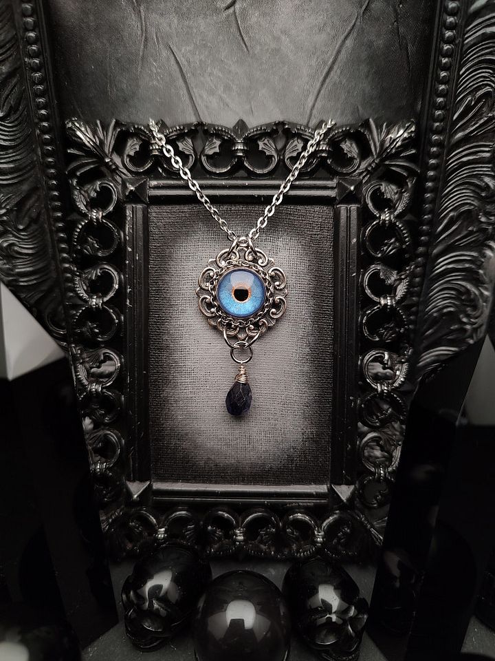 Eye Painted Amulet - MistVeil product image (1)