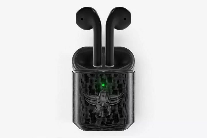 Hadoro X UFO Robot Grendizer AirPods in Carbon Fiber Limited Edition 10 Globally product image (1)
