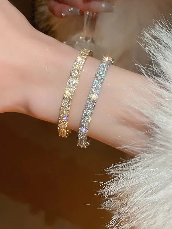 The Lustre Bloom Bracelet product image (7)