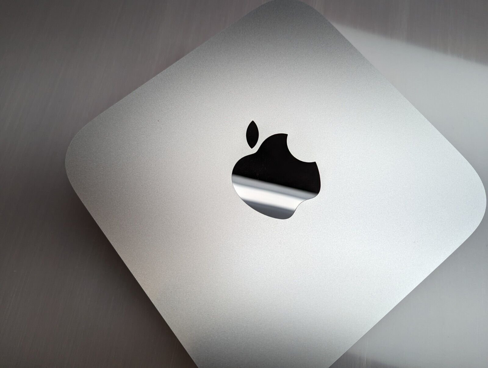 M1 ULTRA MAC STUDIO - 64GB / 1TB | z index