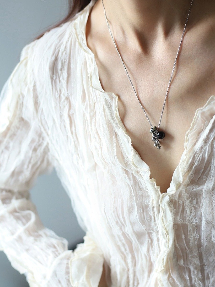 Tassel Grape Necklace | 18K Gold Plated. product image (3)