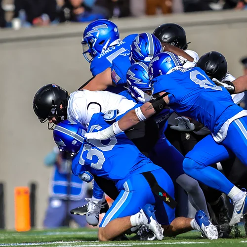 We've got a second round of pics from the Army-Air Force game via @lynnfernphotography on our Patreon page this morning. 

Pa...