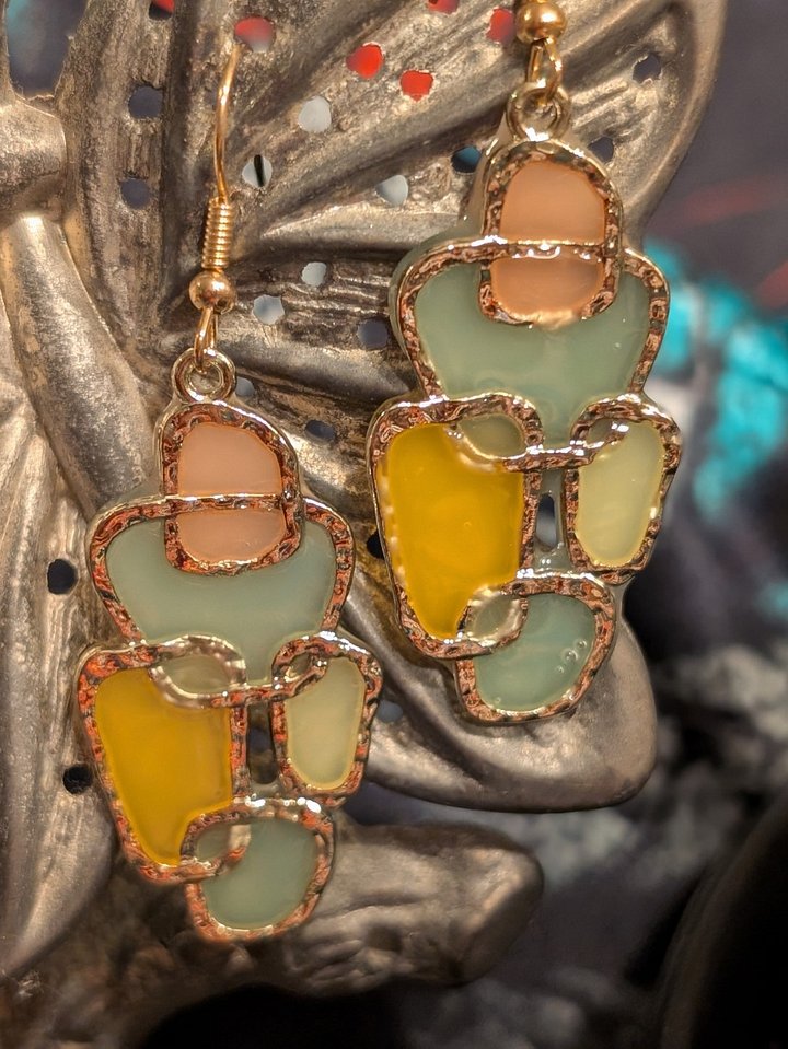 Moss & Ember: Abstract UV Resin Drop Earrings product image (2)