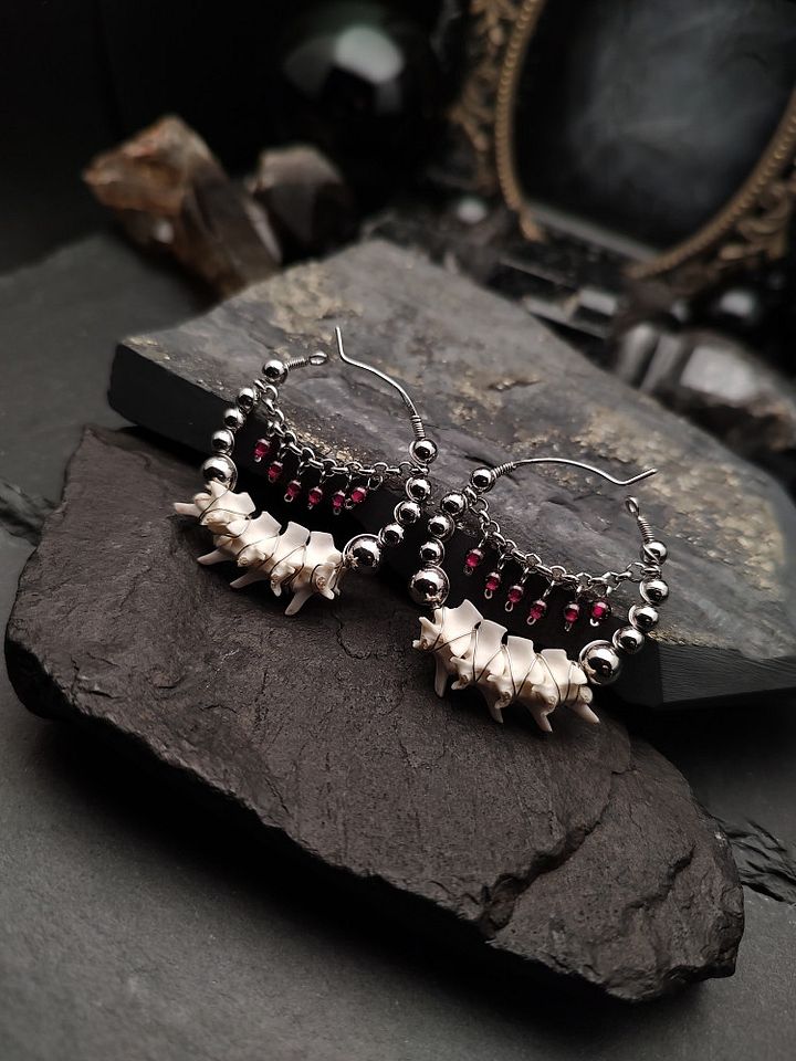 Earrings Bone Vault - Vert Garnet Arc I product image (1)