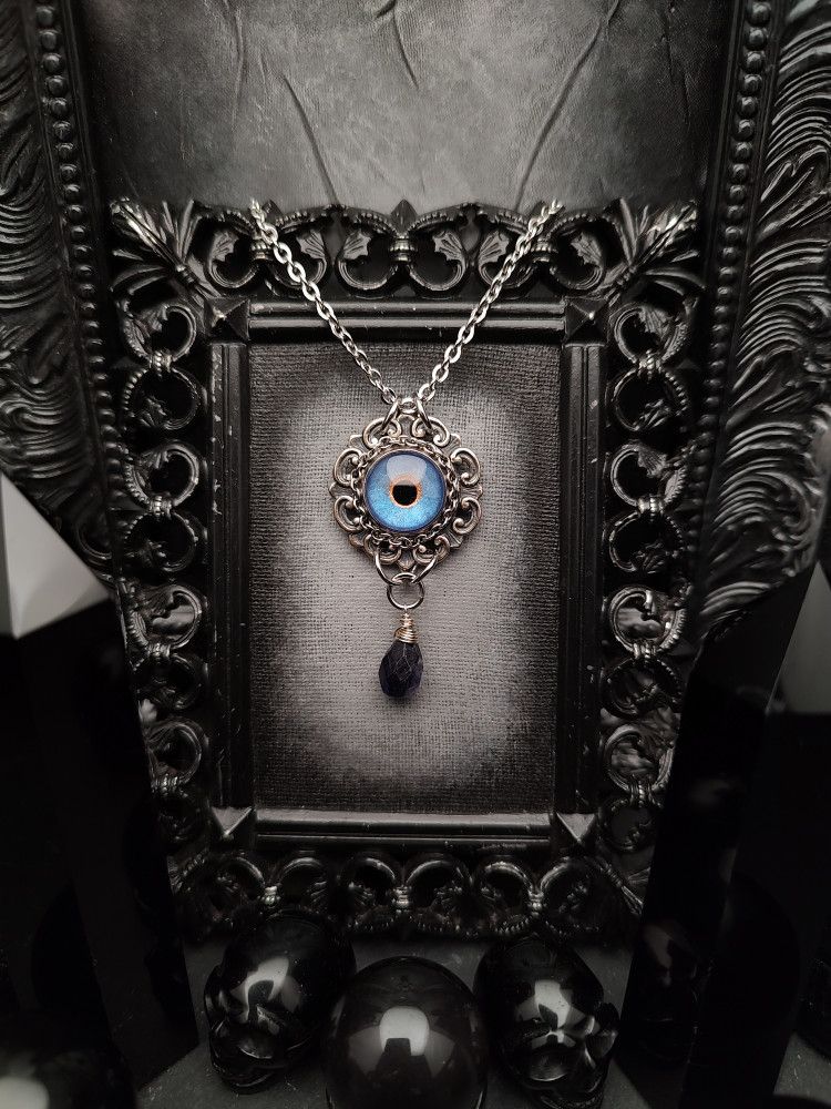 Eye Painted Amulet - MistVeil product image (1)