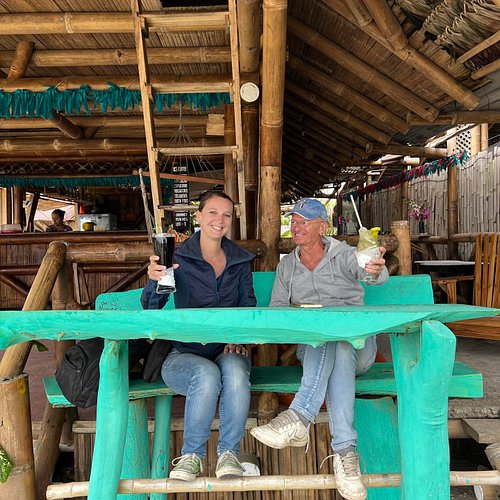CANOA - Équateur 

Canoa est vraiment une plage que nous apprécions beaucoup et nous avons pris le temps de profiter encore u...