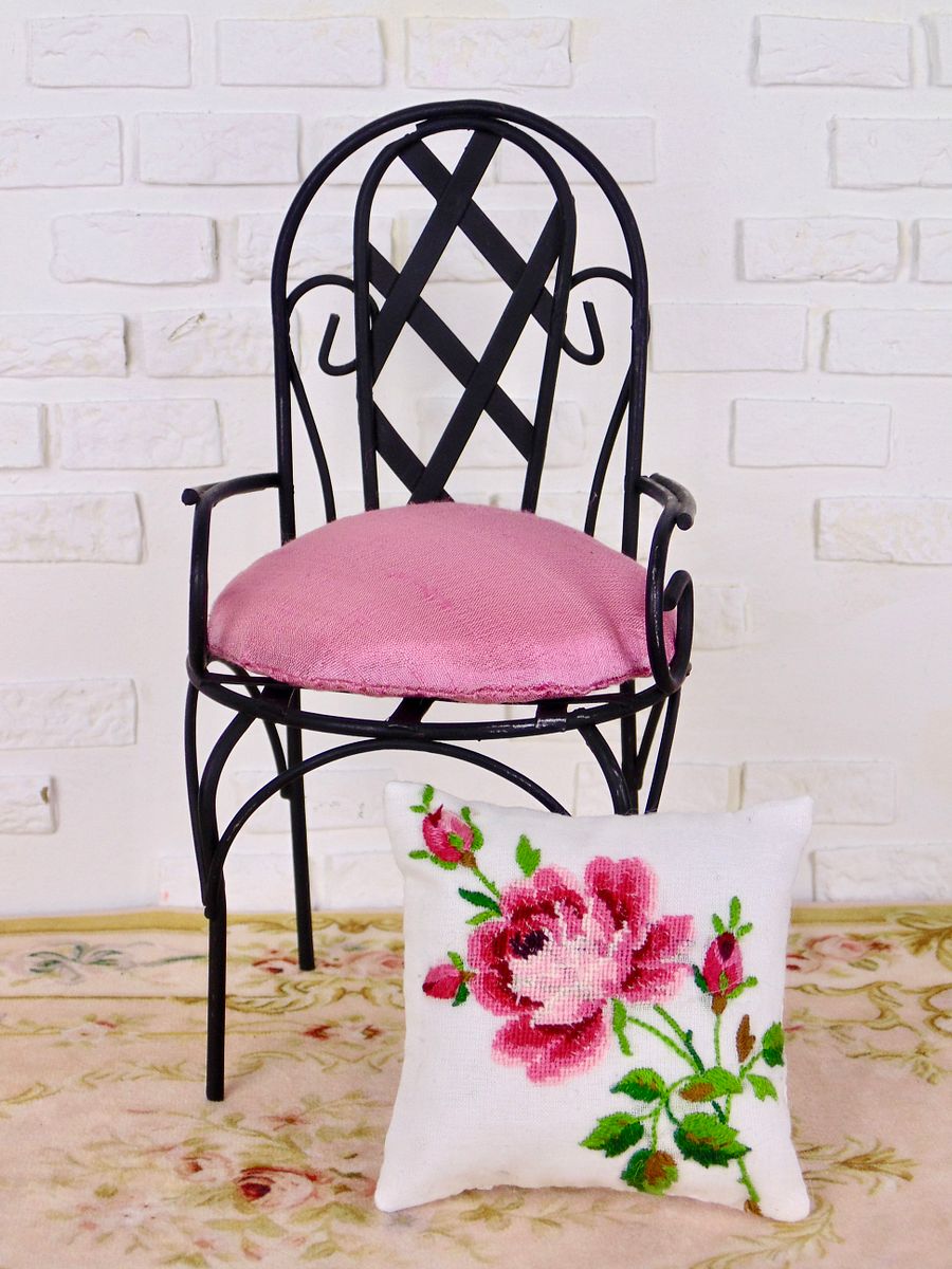 1:6 scale metal chair for 12” fashion dolls product image (3)