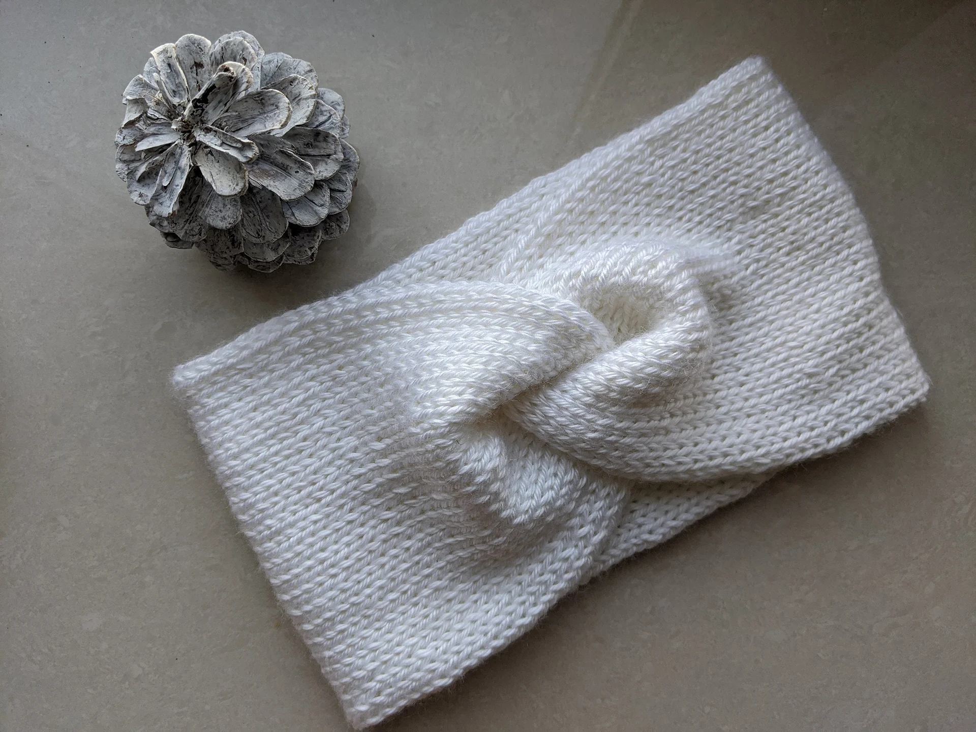 Top Knot Twisted Headband Pattern product image (1)