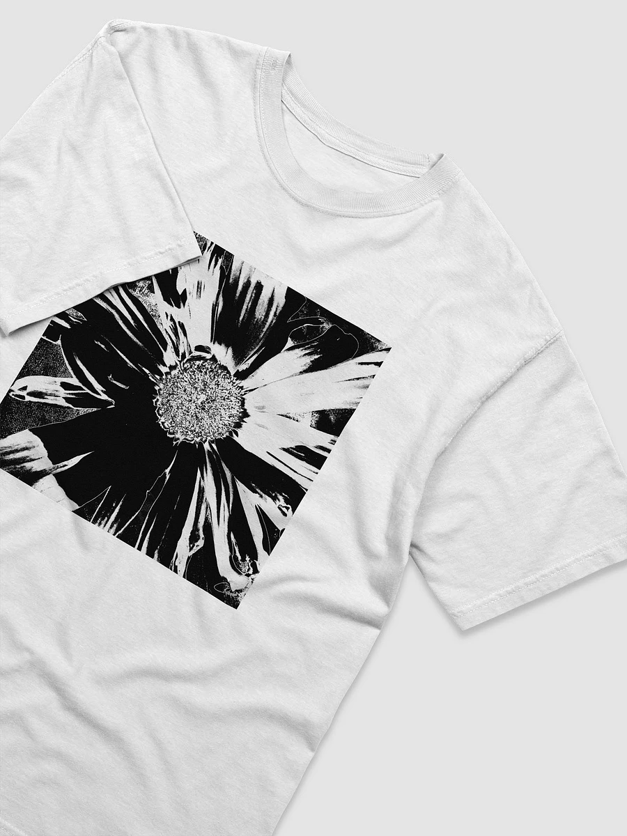 Dark Monochrome Daisy on a Dark Abstract Background Men's T Shirt product image (6)