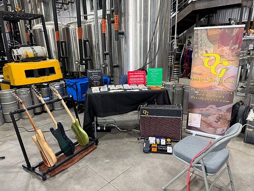 Come on down. 

#hdli 

#luthier #guitar  #505guitar #customguitars #highdesertluthiery #lookgoodsoundgood