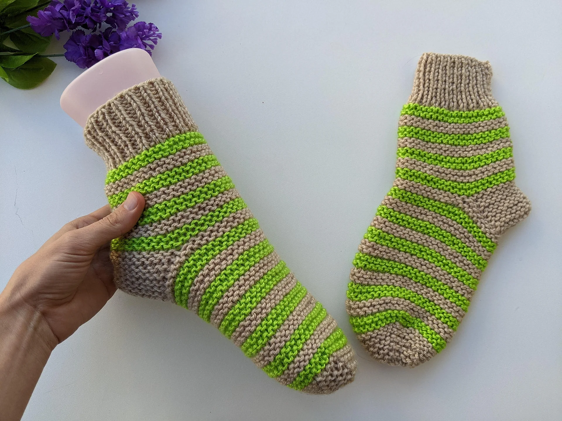 Flat Knit Two-Needles Two-Color Socks Pattern product image (5)