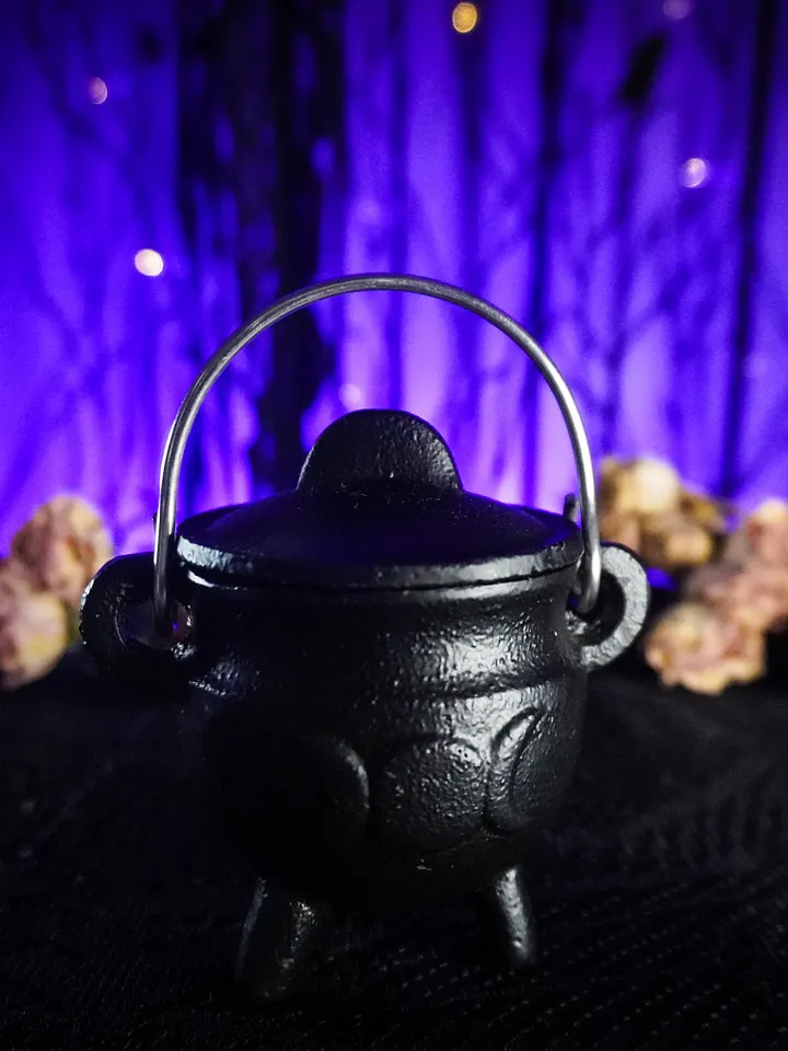 Cast Iron Cauldrons product image (1)