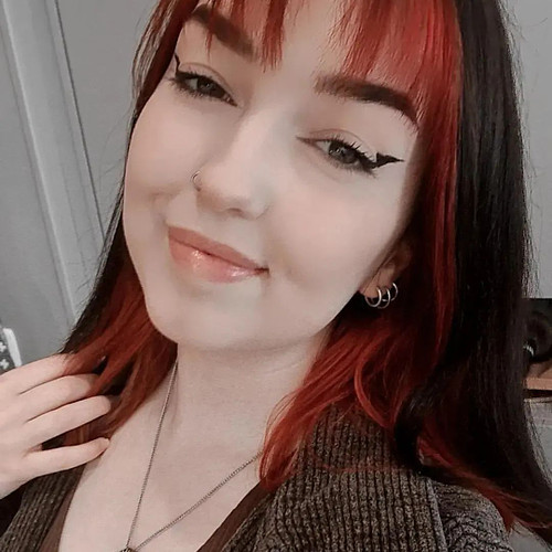 I forgot to show my IG friendos that I cut my bangs myself✂️ does anyone peep the spectral steed ring? 👀

#twitchgirl #twitch...