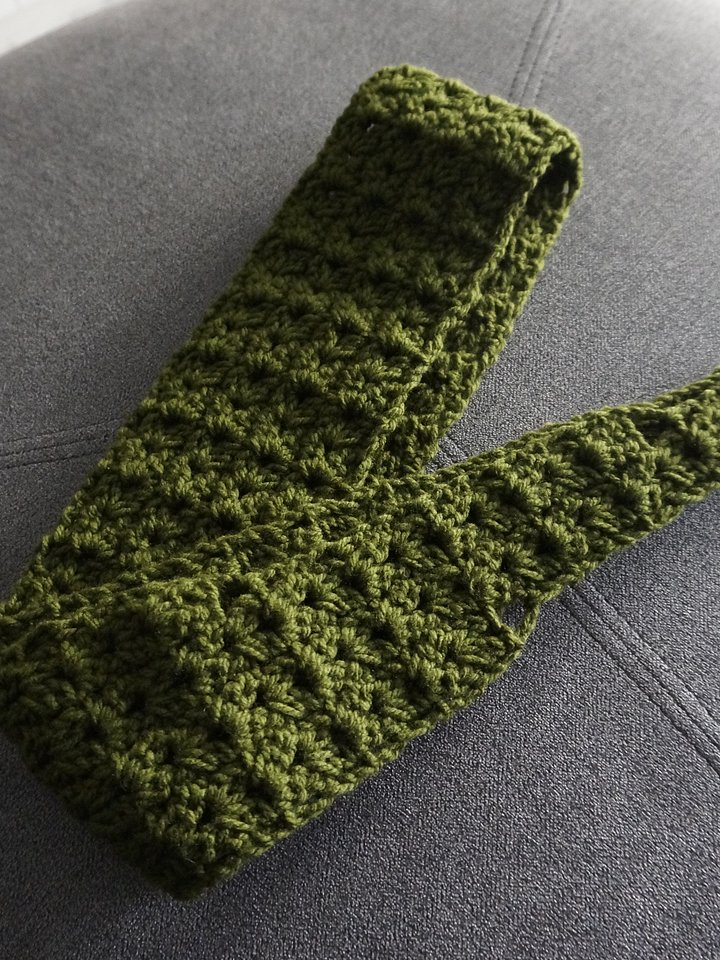 Cluster V stitch thin scarf product image (1)
