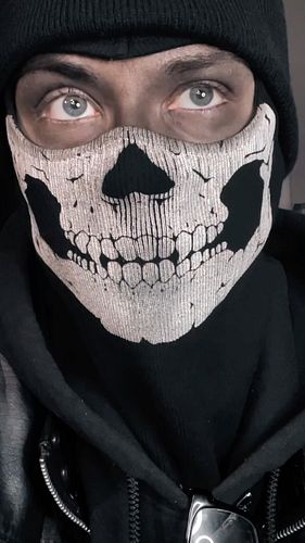 i’m a HUH? 
happy wednesday 🖤 
#cod #simonriley #callofdutycosplay #maskedman